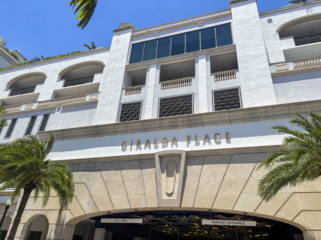 Giralda Place Condo photo 2